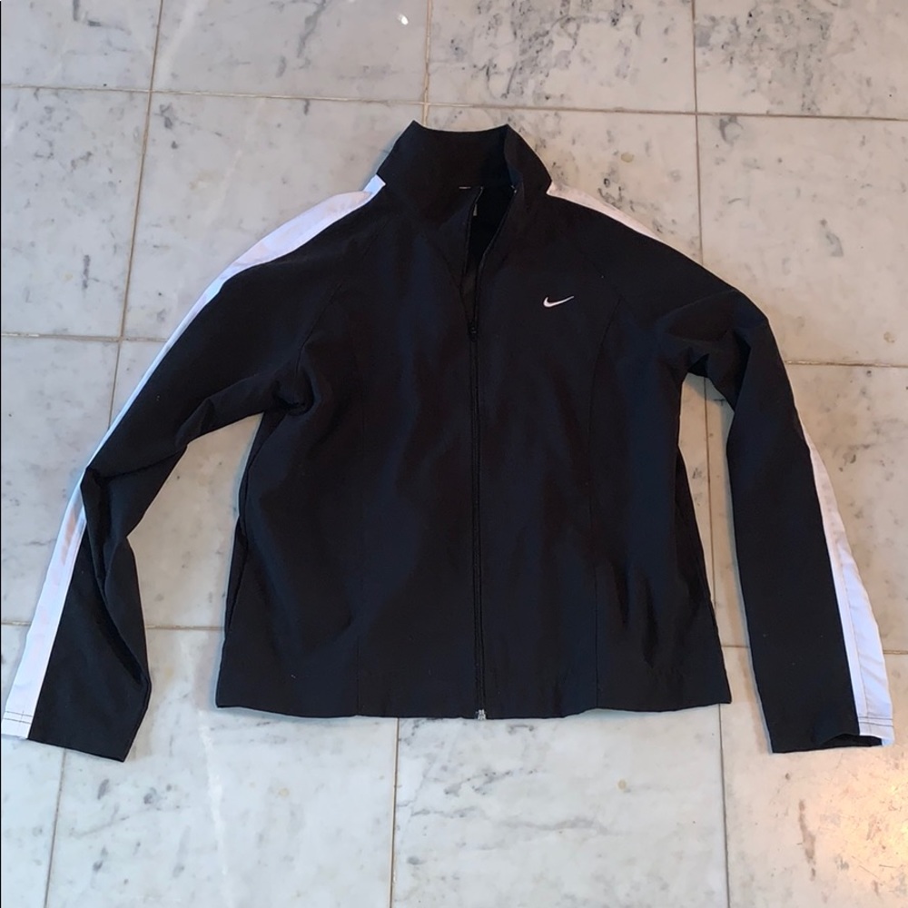 Nike black/white track jacket. Size small (4-6)